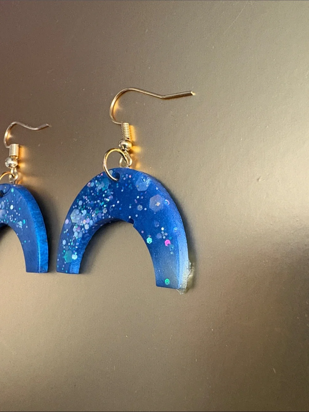 Emmy’s Creations Hand Crafted Royal Blue Crescent Resin Earrings with Glitter - Picture 3 of 4